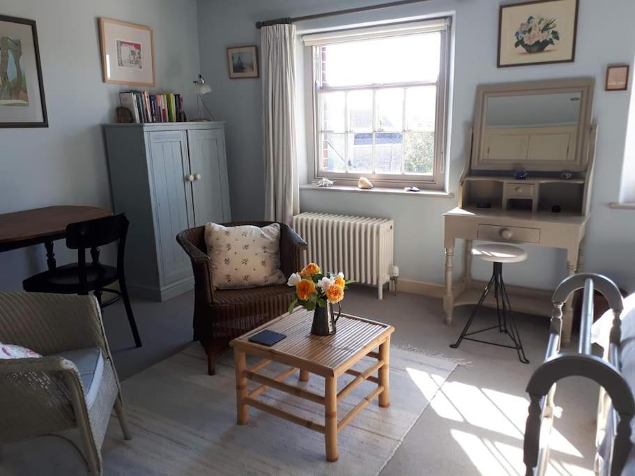 Ferienwohnung No. 27'S Self-Catering Flat For A Memorable Break. Bridport Exterior foto