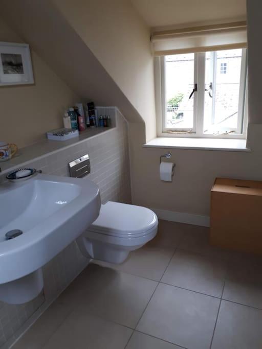 Ferienwohnung No. 27'S Self-Catering Flat For A Memorable Break. Bridport Exterior foto